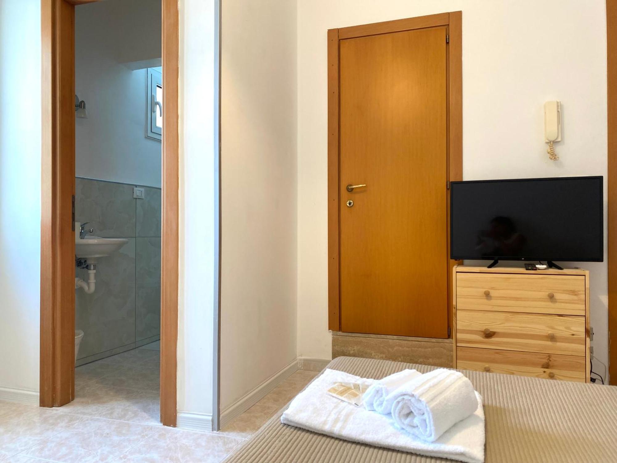 Dimora Santa Maria - Puglia Mia Apartments Monopoli Bagian luar foto